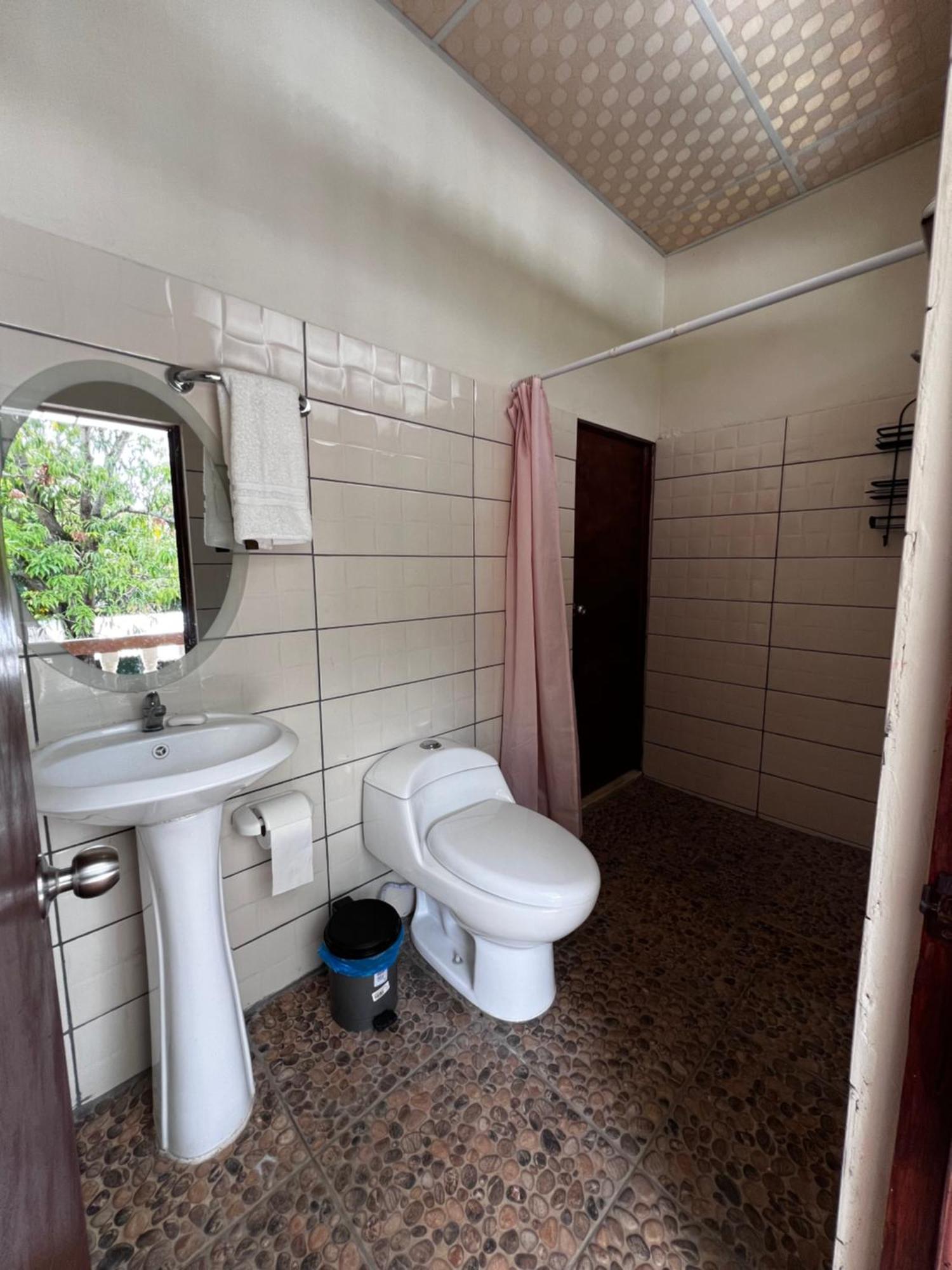 Ibania Hostal Tamanique Exterior foto